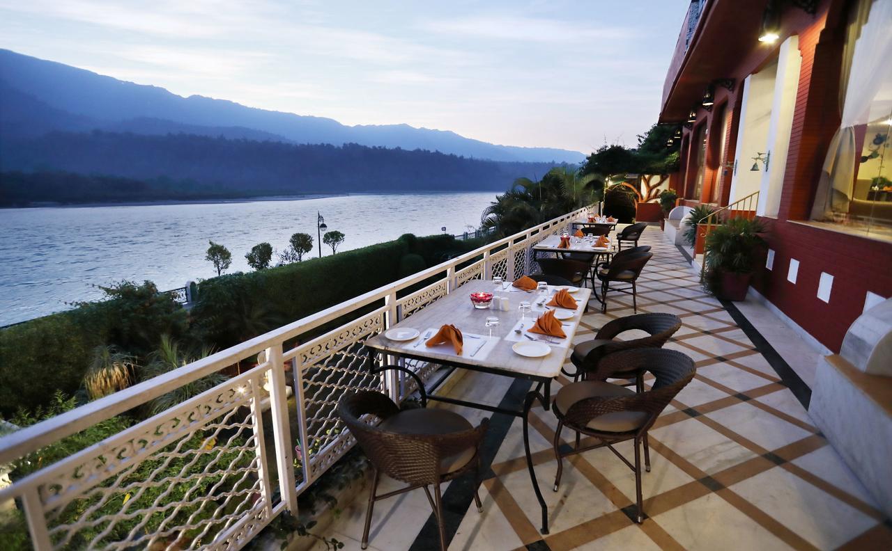 โรงแรมคงคา กินรี อะ ริเวอร์ไซด์ บูติกโฮเต็ล ริชิเคช ภายนอก รูปภาพ